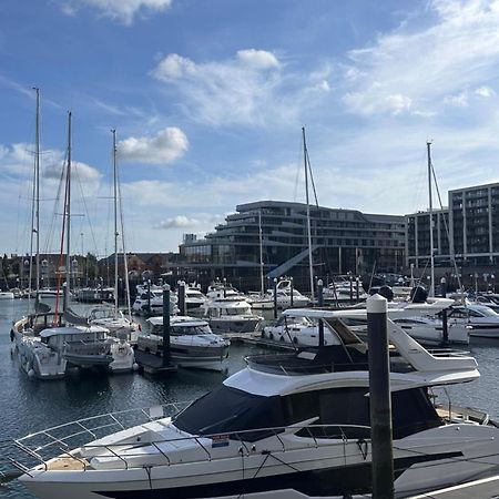 Ocean Village Marina 2 Bedroom Apartment With Balcony! Southampton Dış mekan fotoğraf