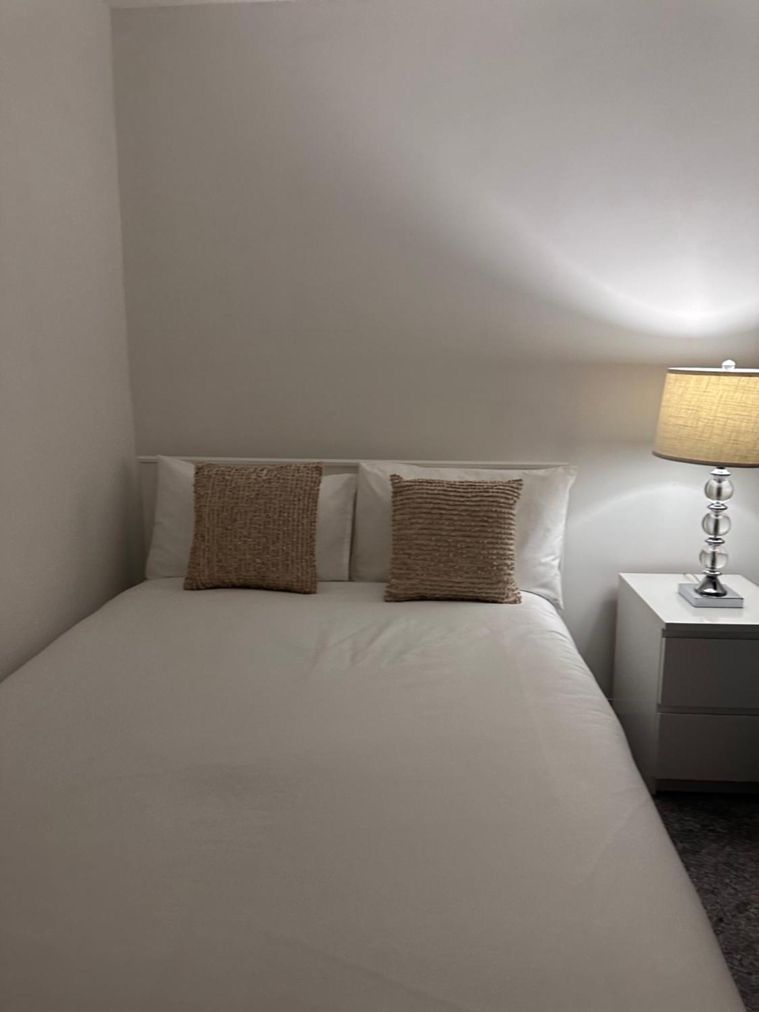 Ocean Village Marina 2 Bedroom Apartment With Balcony! Southampton Dış mekan fotoğraf